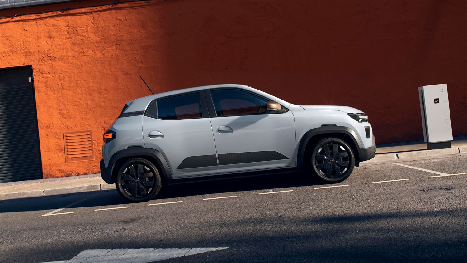 dacia-spring-s2e-ph2-overview-010_ig_w1500_h843